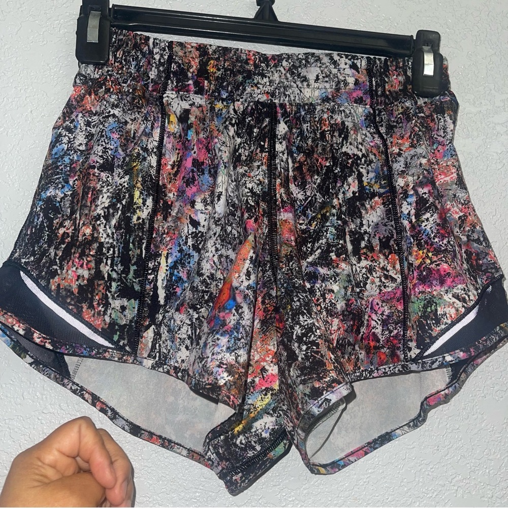 Lululemon  Colorful Women's Athletic Shorts size 4 EUC - Picture 2 of 7